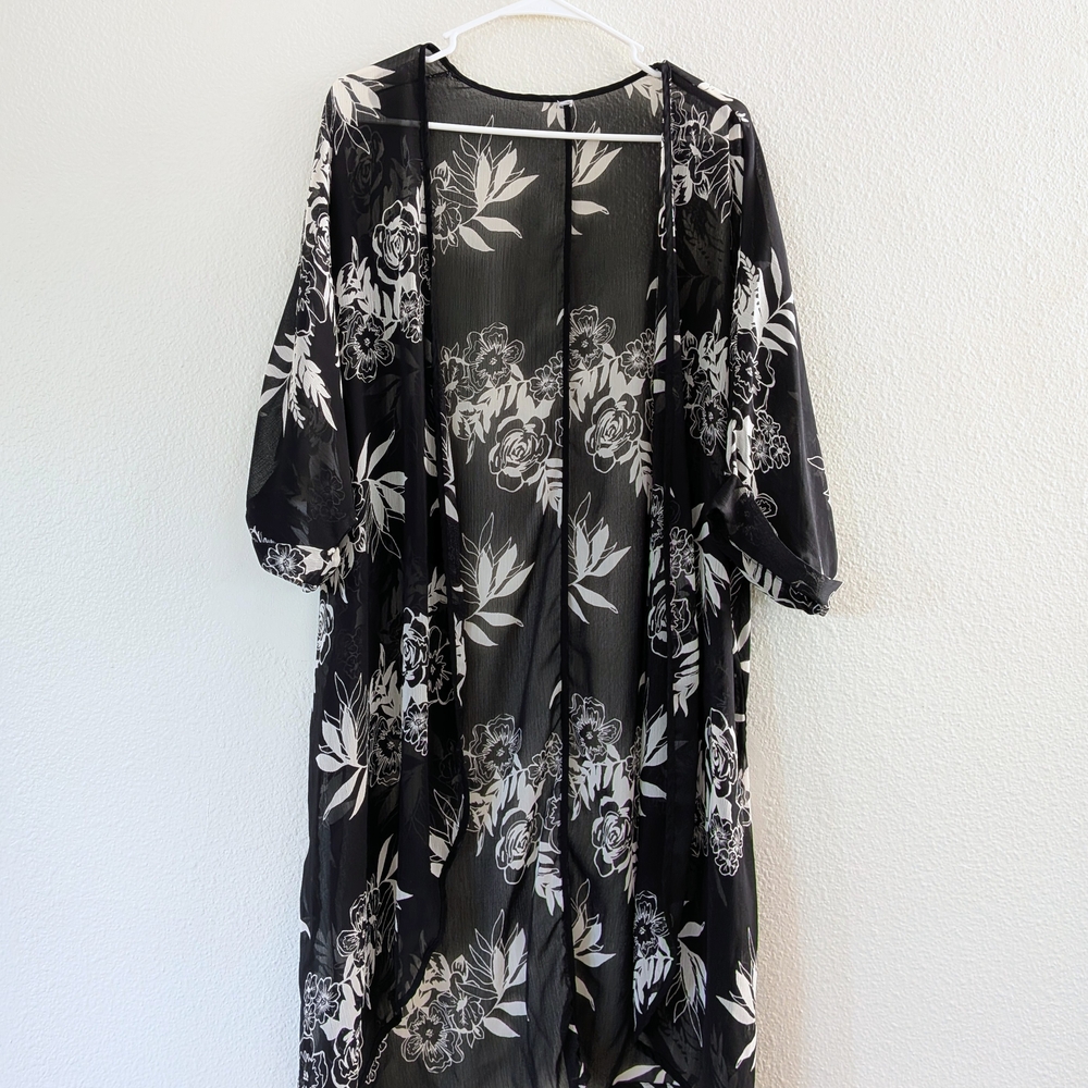 Black and White Floral Kimono